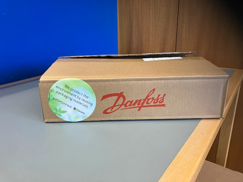 Genbrugt papkasse fra Danfoss